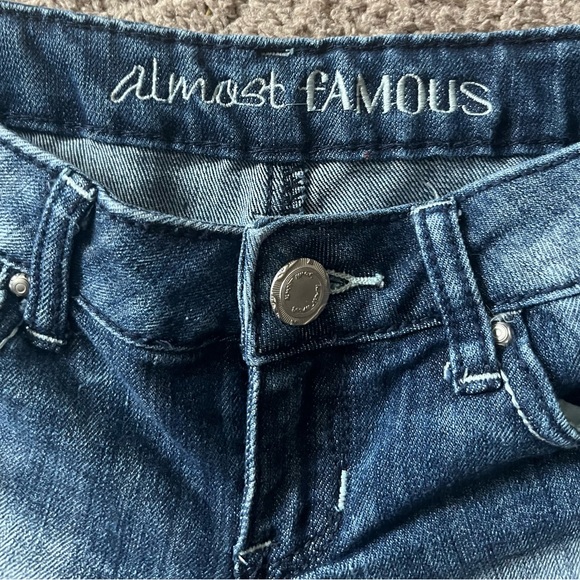 Almost Famous Jean Shorts - Picture 5 of 7